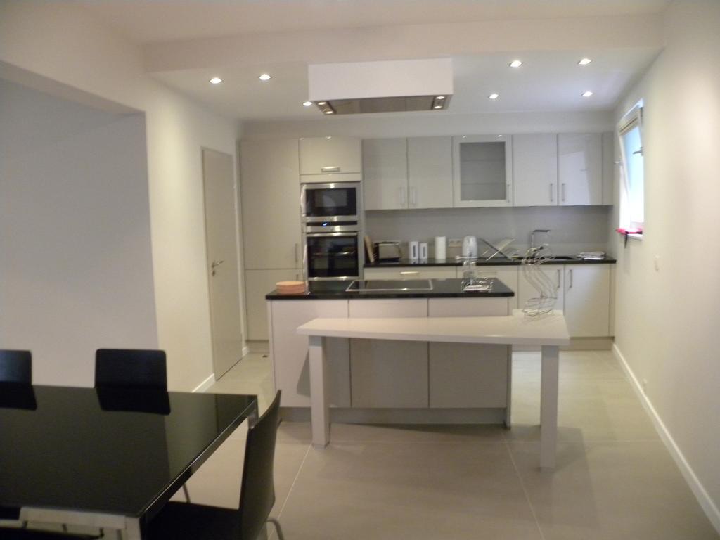 City Center Apartments Brasseurs Брюссель Номер фото