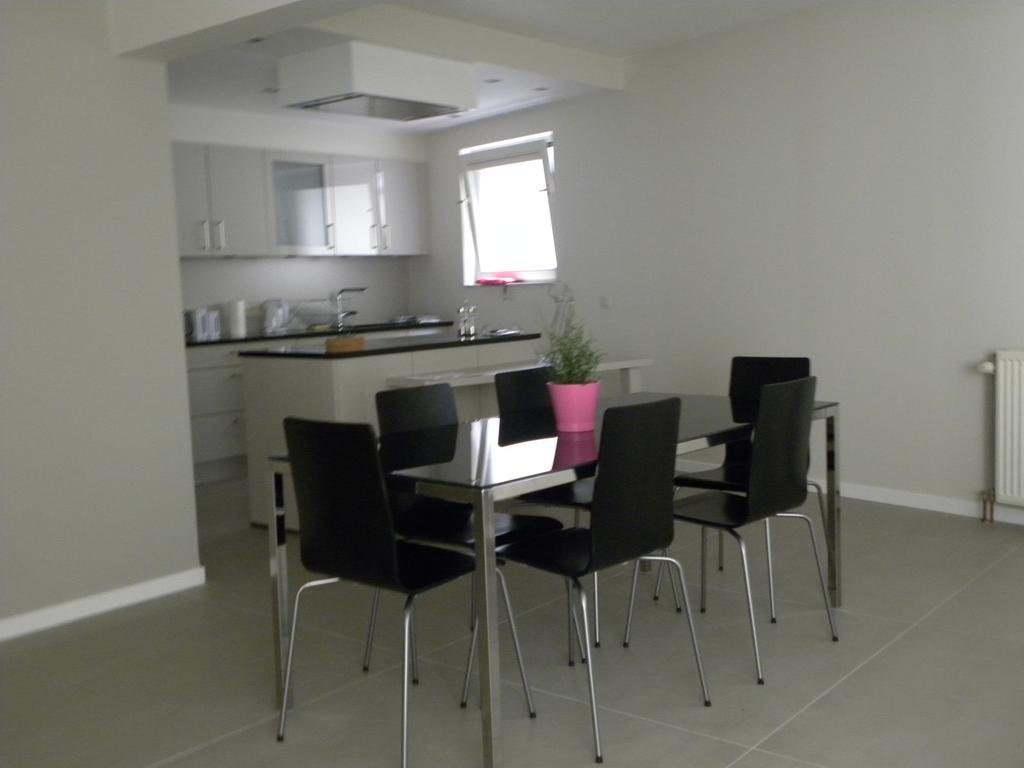 City Center Apartments Brasseurs Брюссель Номер фото